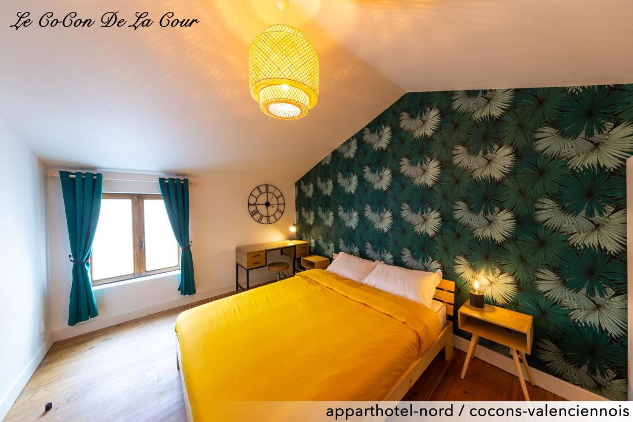 Le Cocon De La Cour Apartment Валенсиен Екстериор снимка